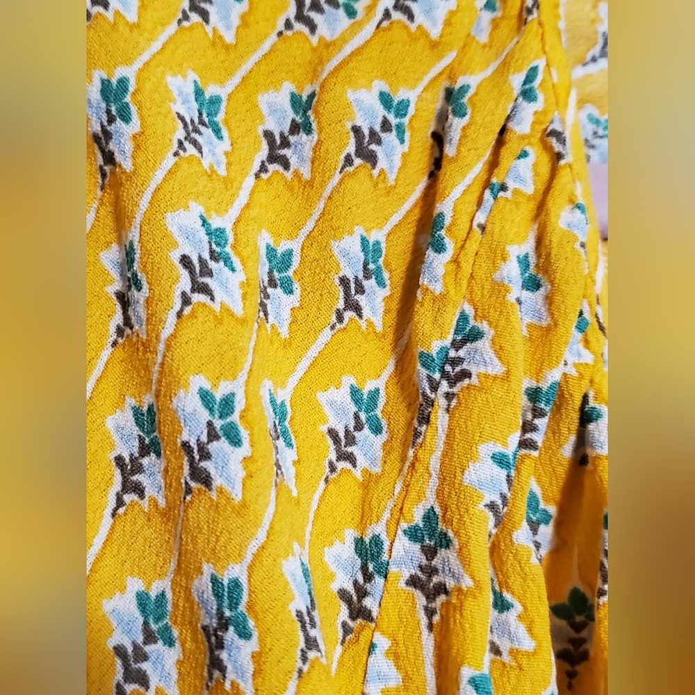 Pretty Rhode 2 Piece Set - Yellow Floral - Picture 5 of 5